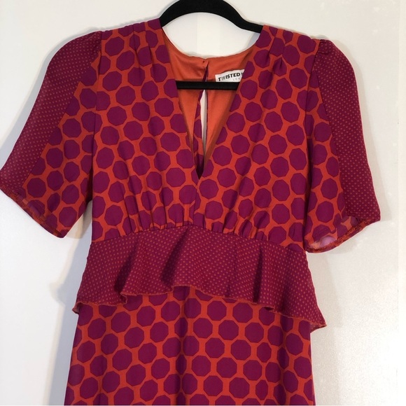 ASOS Twisted Wunder Frill Waist Detail Hexagon Printed Maxi Dress in Rust - Picture 6 of 16